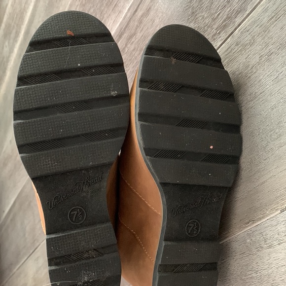 Super cute and comfy ankle booties! Great condition - Picture 4 of 6